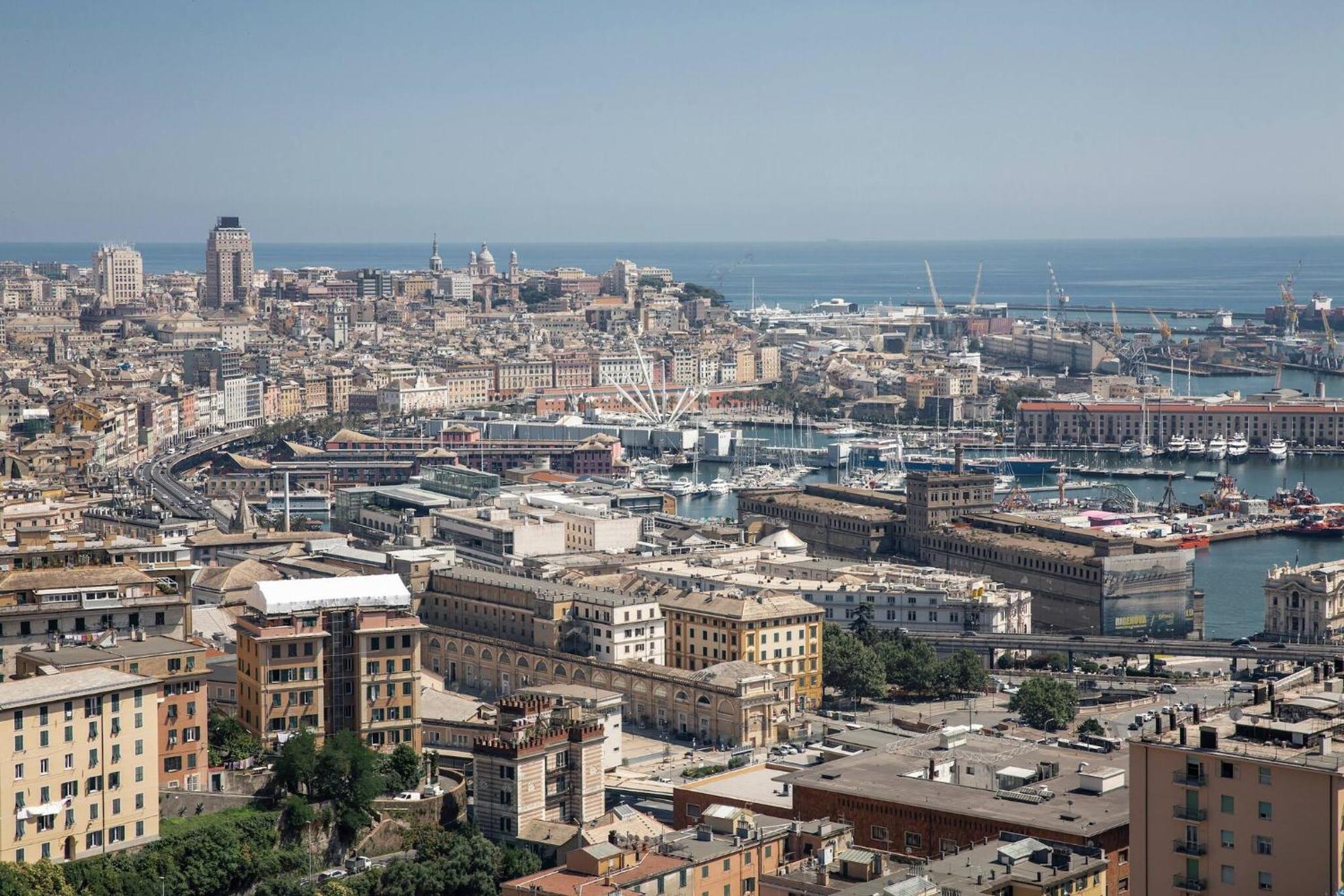 A Postcard From * Génova